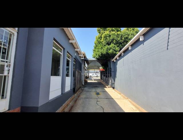 200M² OFFICE TO LET IN KRUGERSDORP CENTRAL